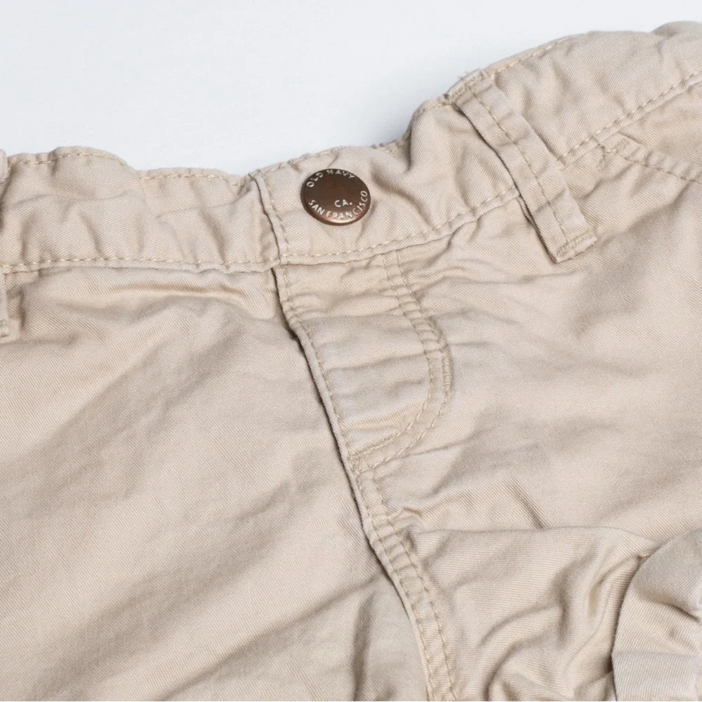 🍒FREE w/ ANY Bundle! Old Navy khaki shorts